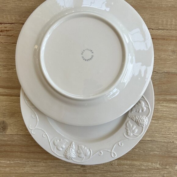 Set of 4 Red Cliff Ironstone Grape Dinner Plates 10.5" Embossed Raised White - Picture 4 of 4